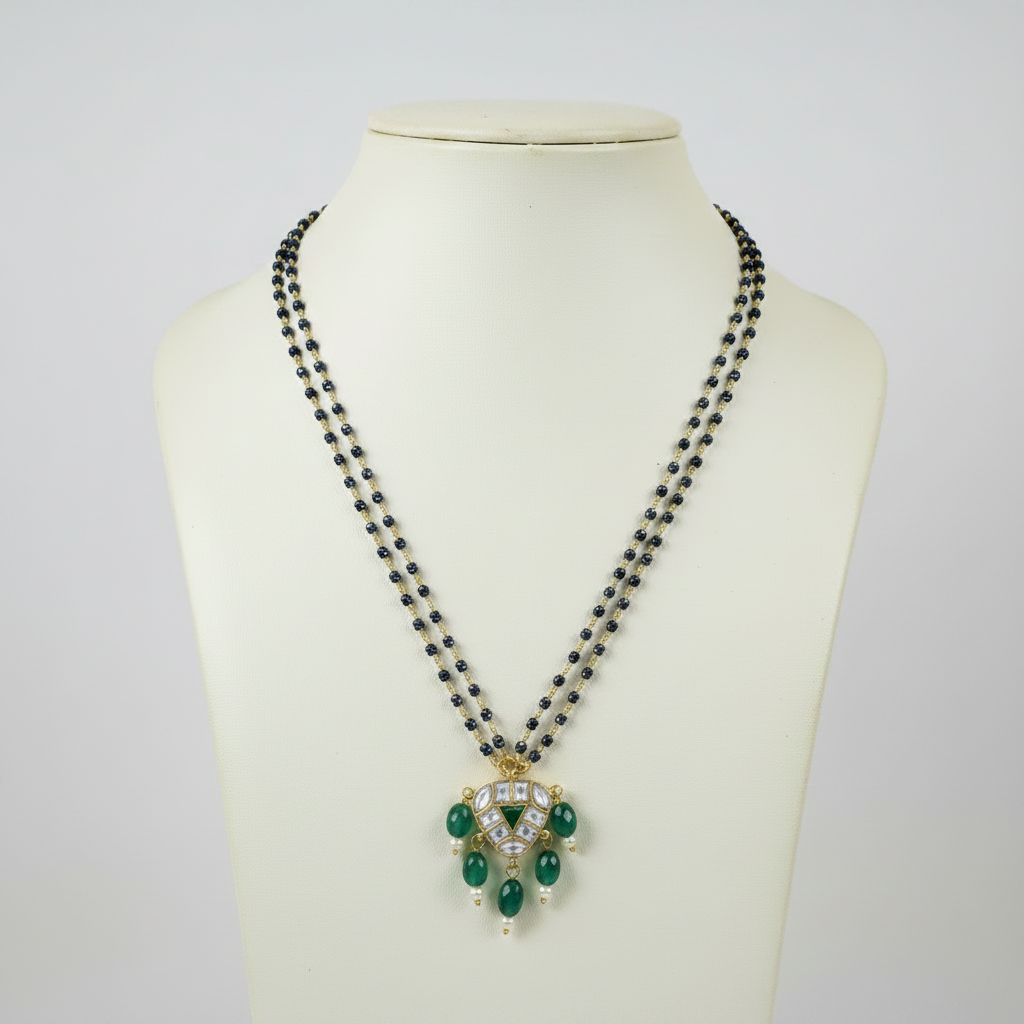 2-layer necklace on mannequin bust