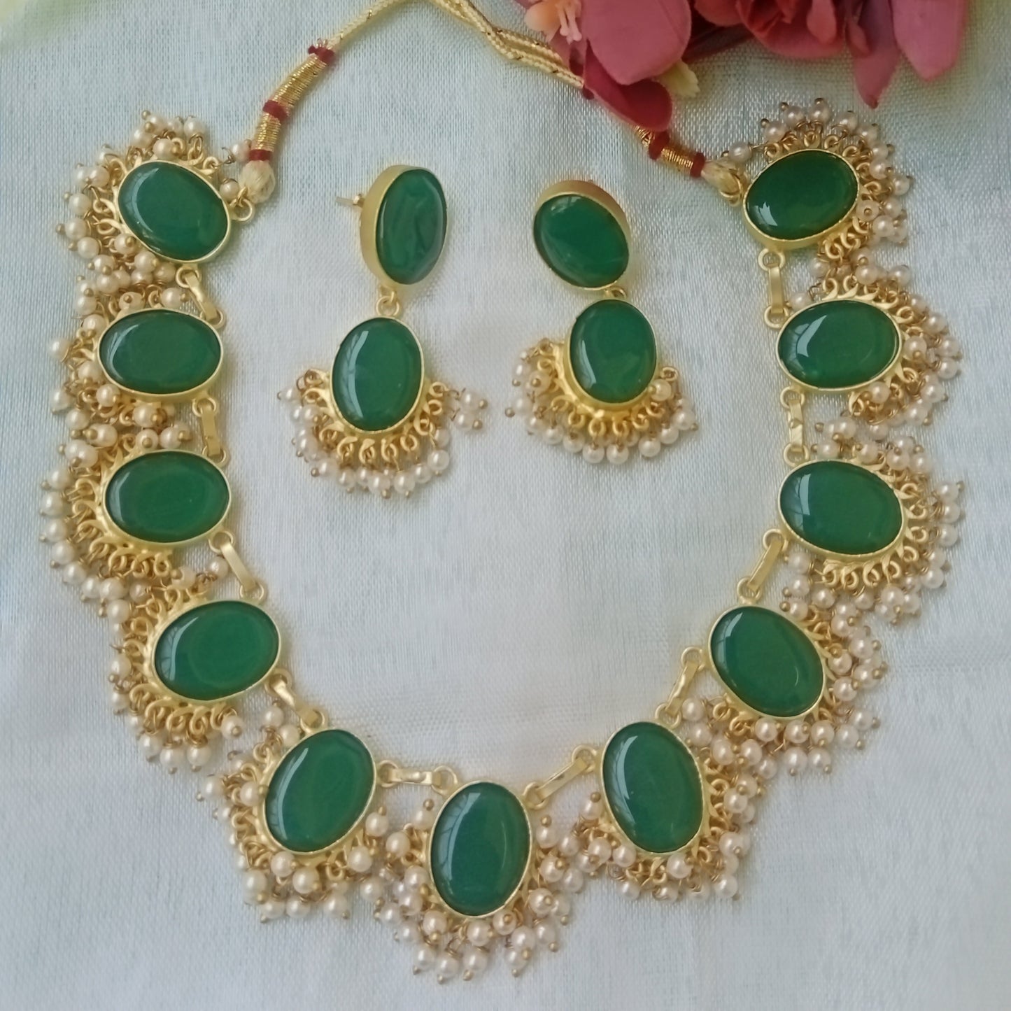 Emerald Green Oval Stone Necklace Set with Pearl Drops