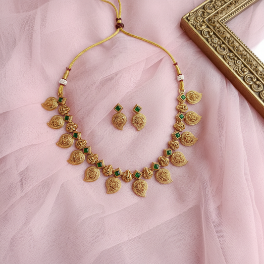 MANGO GREEN NECKLACE